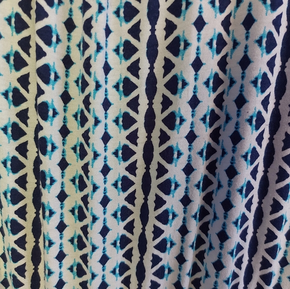 Printed shift dress. - Picture 2 of 4